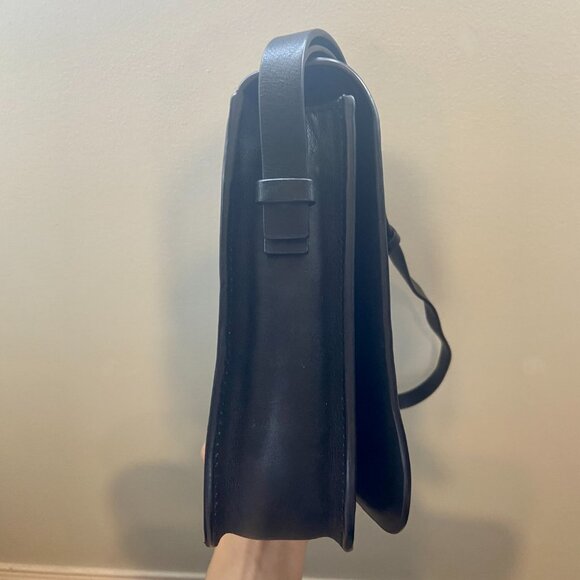 Square magnetic flap bag - Picture 5 of 11